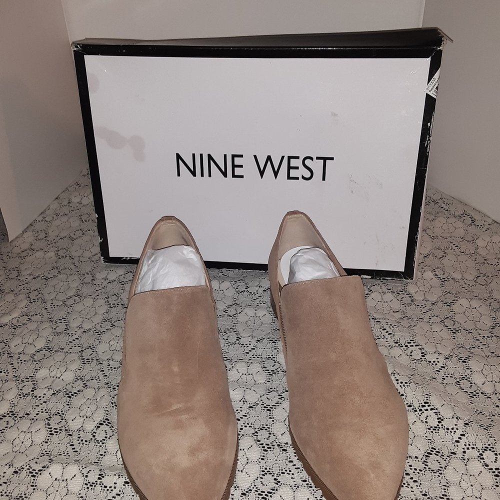 Nine West Women's Lightning Suede Loafer 9 1/2